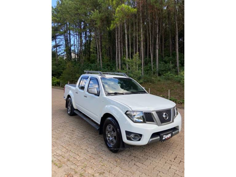 NISSAN - FRONTIER - 2013/2014 - Branca - R$ 87.990,00