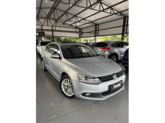 VOLKSWAGEN - JETTA - 2012/2012 - Prata - R$ 71.900,00
