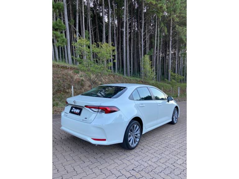 TOYOTA - COROLLA - 2020/2020 - Branca - R$ 121.900,00