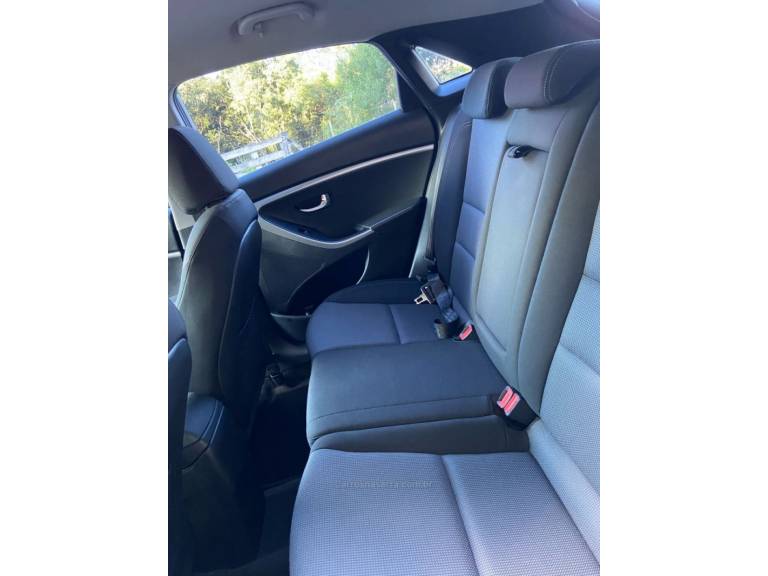 HYUNDAI - I30 - 2015/2015 - Prata - R$ 71.900,00