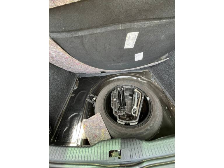 VOLKSWAGEN - GOLF - 2012/2013 - Preta - R$ 57.500,00