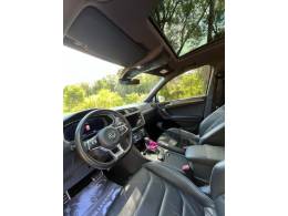 VOLKSWAGEN - TIGUAN - 2019/2019 - Branca - R$ 159.900,00