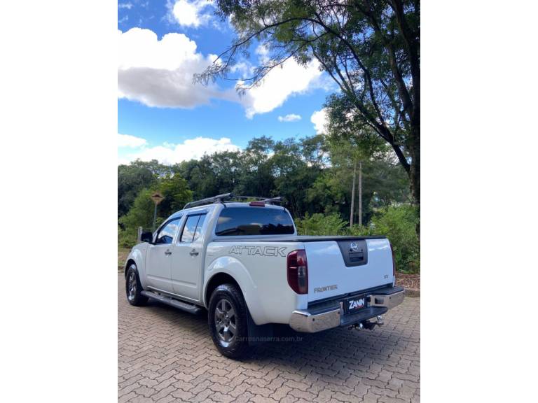NISSAN - FRONTIER - 2013/2014 - Branca - R$ 87.990,00