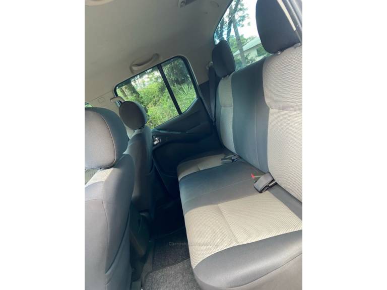 NISSAN - FRONTIER - 2013/2014 - Branca - R$ 87.990,00