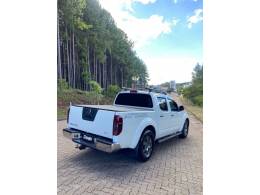 NISSAN - FRONTIER - 2013/2014 - Branca - R$ 87.990,00
