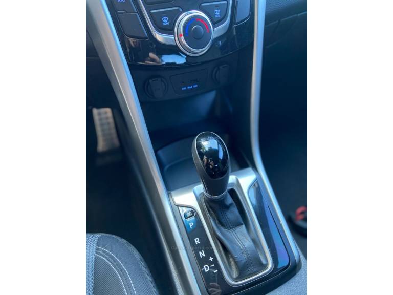 HYUNDAI - I30 - 2015/2015 - Prata - R$ 71.900,00