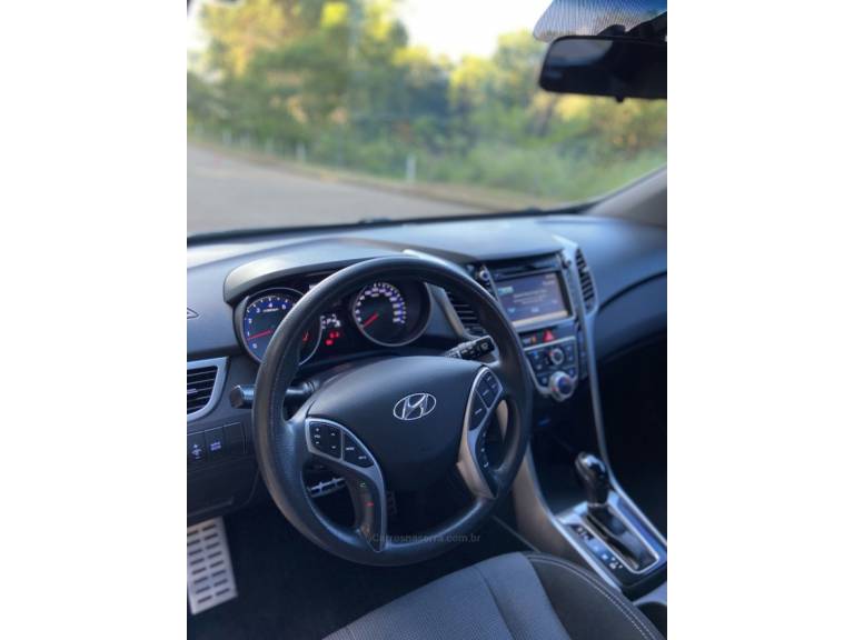 HYUNDAI - I30 - 2015/2015 - Prata - R$ 71.900,00